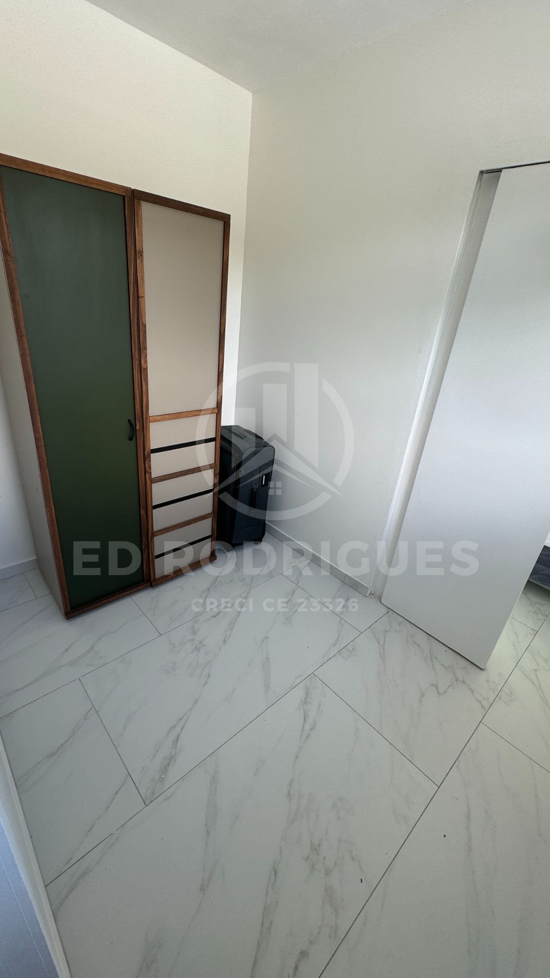 casa-venda-praia-pacheco-closet-01