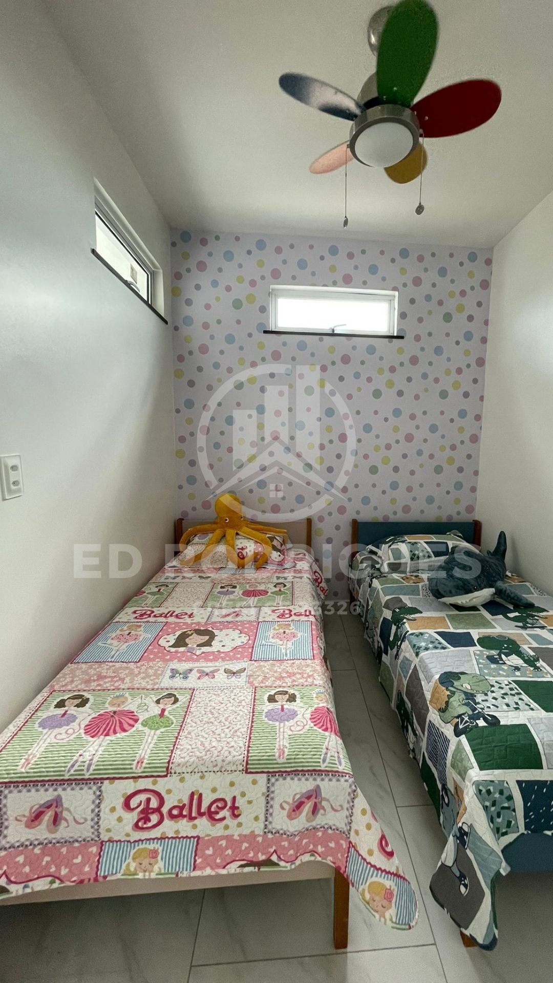 casa-venda-praia-pacheco-suite-infantil-06