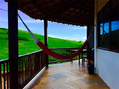 varanda de casa duplex com vista para serra em Jeri