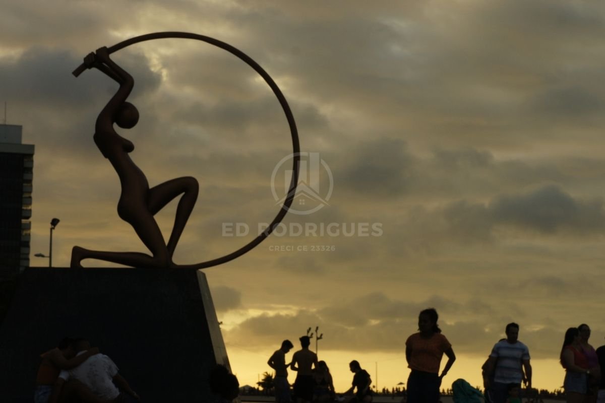 estatua-iracema-fortaleza-brasil