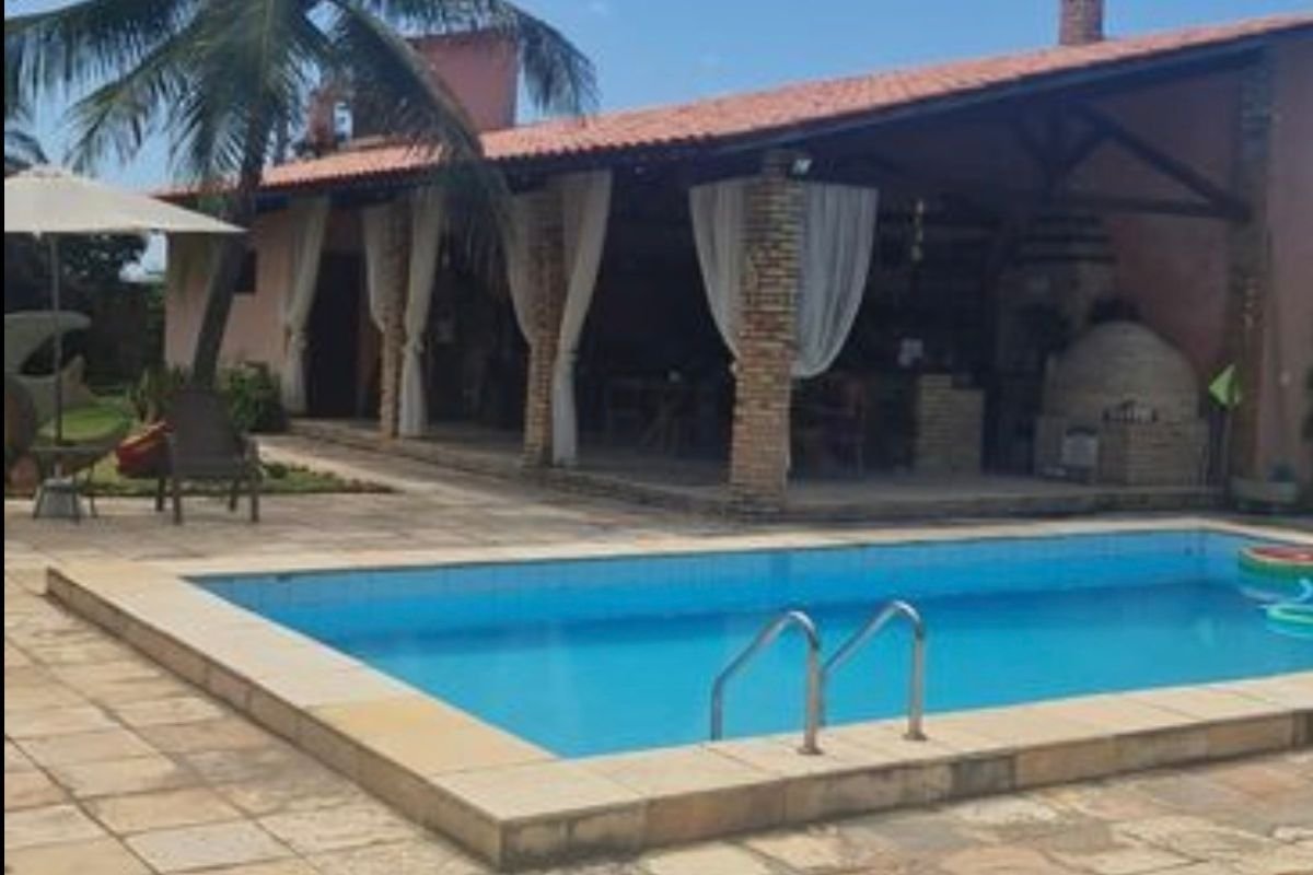 casa-venda-morro-branco-piscina