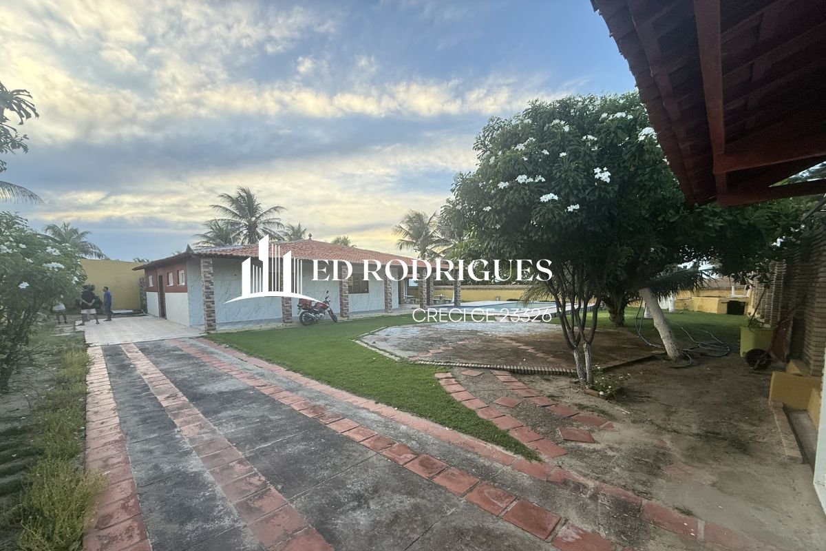 Quintal de casa na beira da praia